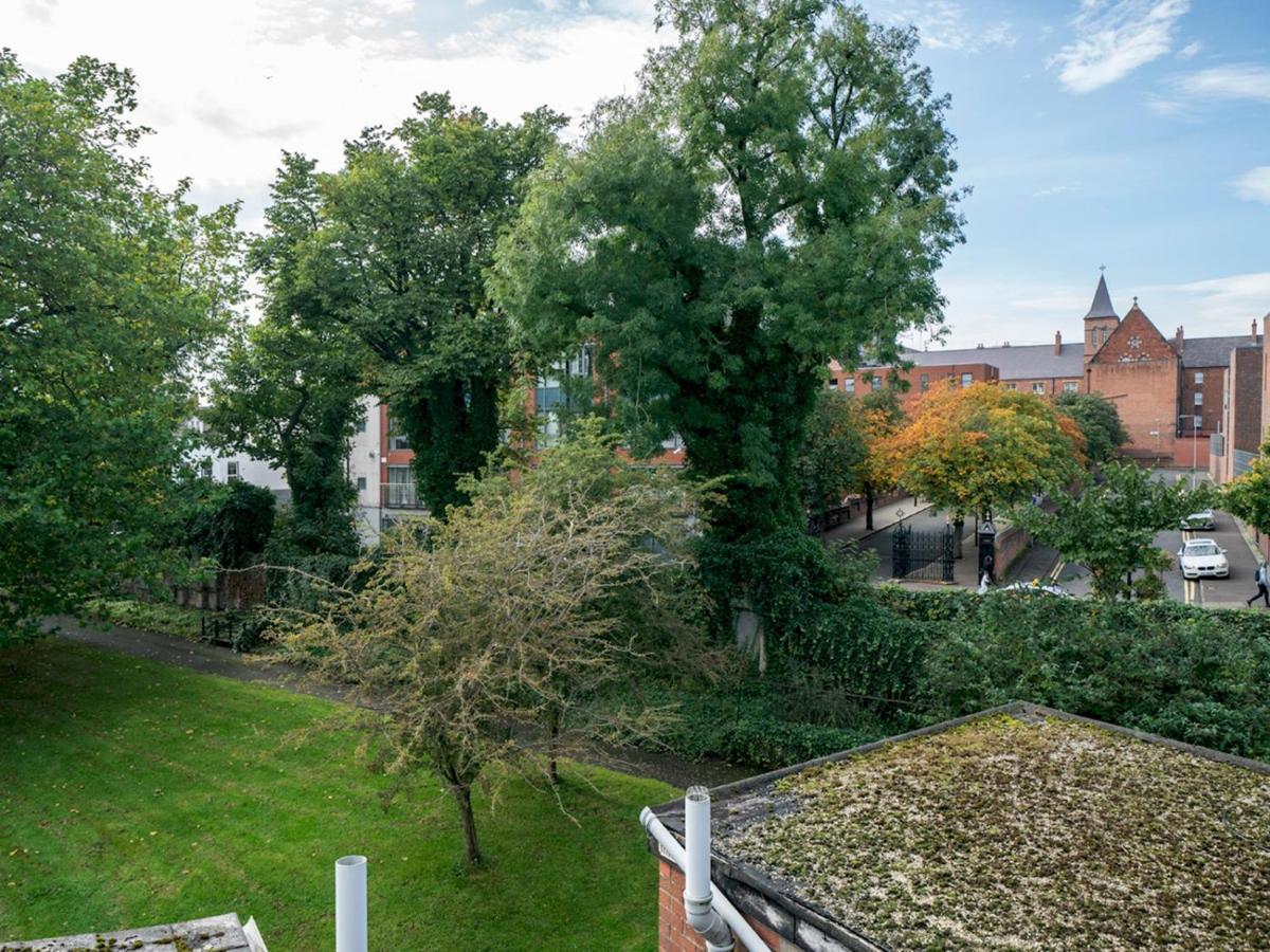 Pass The Keys Mccracken'S Townhouse - 10 Min Walk To City Centre Belfast Bagian luar foto
