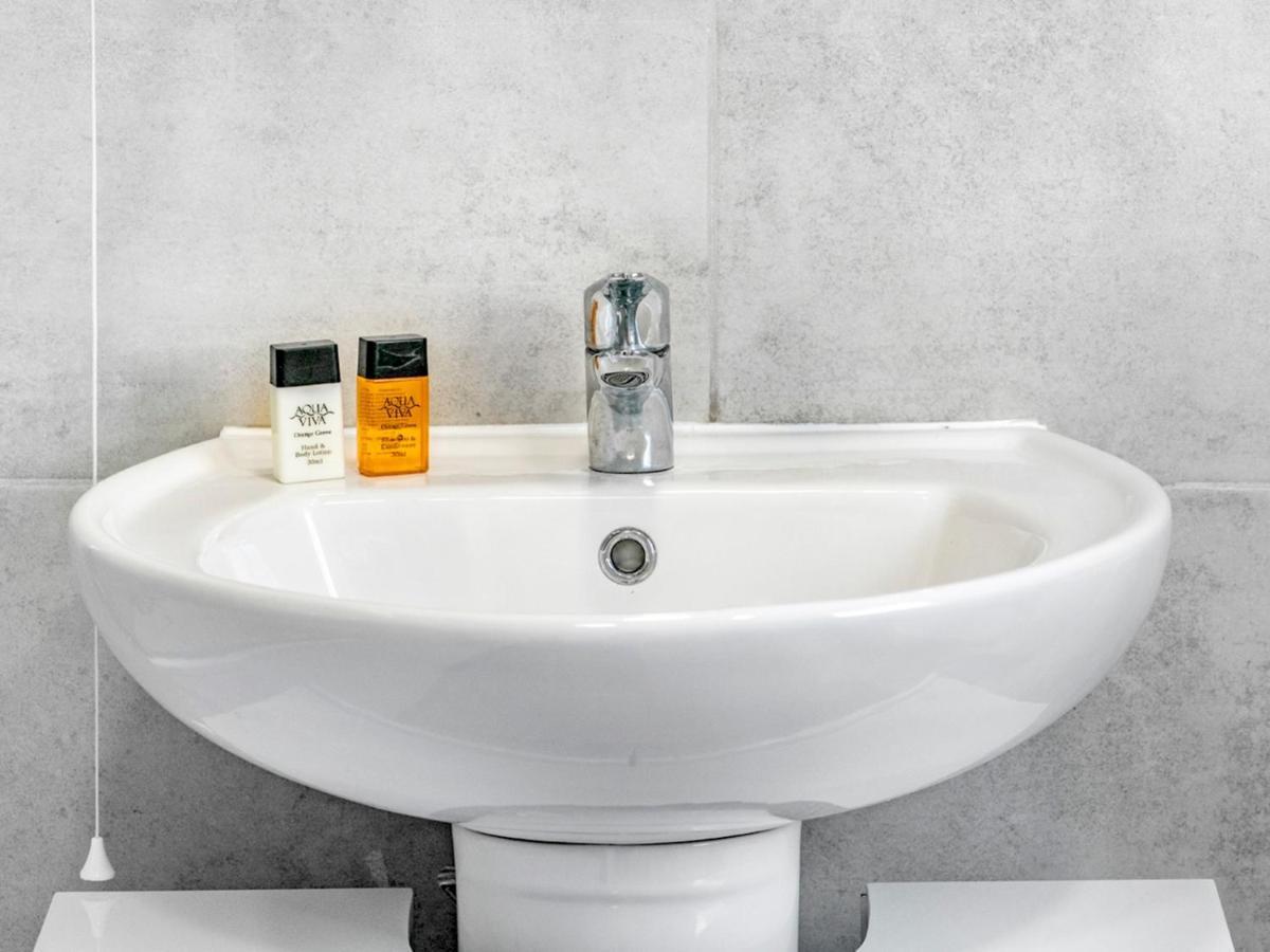 Pass The Keys Mccracken'S Townhouse - 10 Min Walk To City Centre Belfast Bagian luar foto
